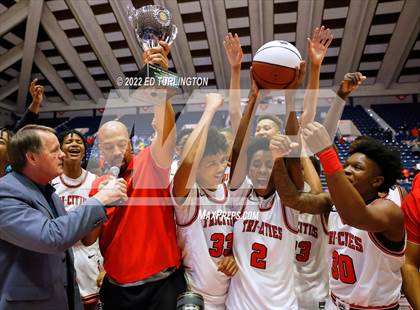 Thumbnail 2 in Eagle's Landing vs. Tri-Cities GHSA 5A Championship photogallery.