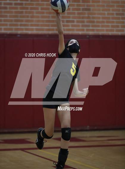 Thumbnail 2 in JV: Salpointe Catholic vs. Mesquite photogallery.