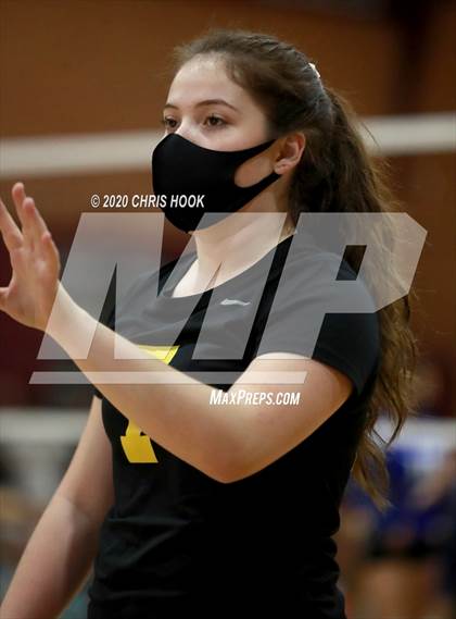 Thumbnail 2 in JV: Salpointe Catholic vs. Mesquite photogallery.
