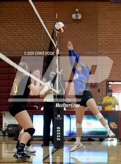 Thumbnail 2 in JV: Salpointe Catholic vs. Mesquite photogallery.
