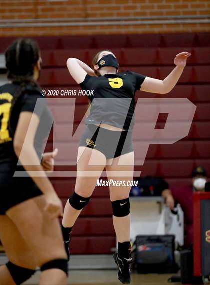 Thumbnail 2 in JV: Salpointe Catholic vs. Mesquite photogallery.