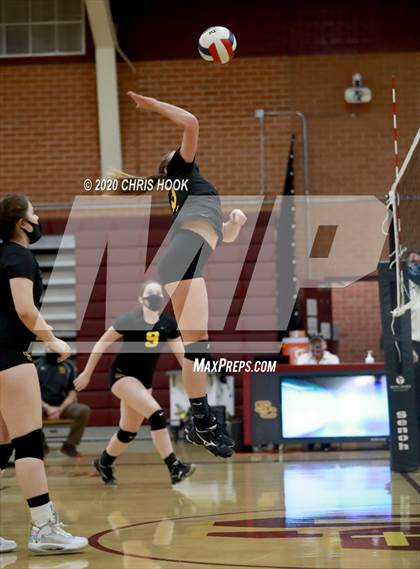 Thumbnail 3 in JV: Salpointe Catholic vs. Mesquite photogallery.