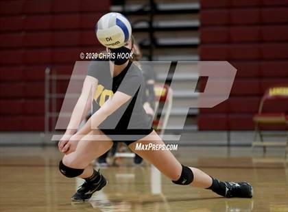 Thumbnail 2 in JV: Salpointe Catholic vs. Mesquite photogallery.