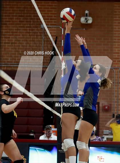 Thumbnail 2 in JV: Salpointe Catholic vs. Mesquite photogallery.