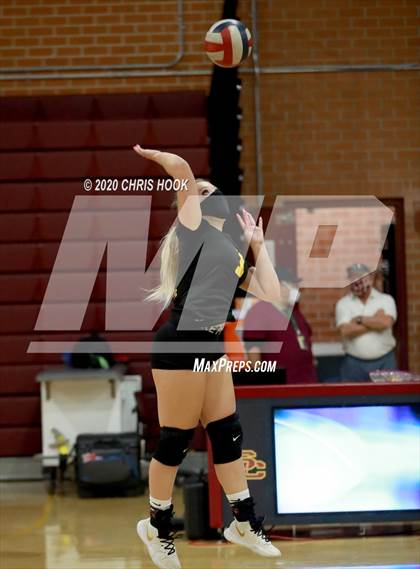 Thumbnail 2 in JV: Salpointe Catholic vs. Mesquite photogallery.