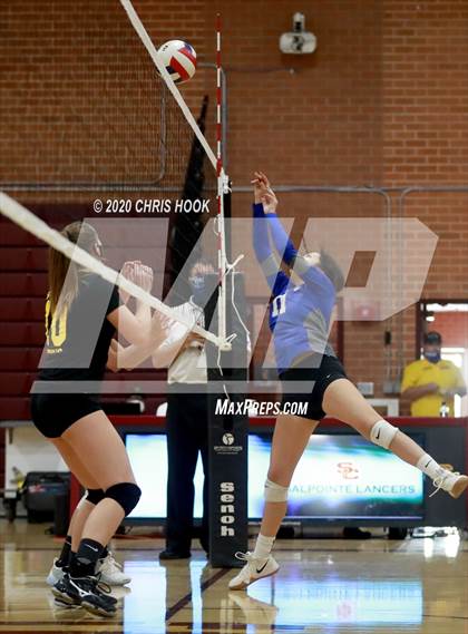 Thumbnail 3 in JV: Salpointe Catholic vs. Mesquite photogallery.