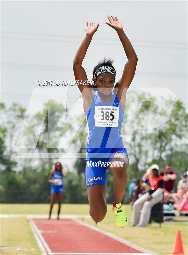 Photo 31 in the UIL Regional Track & Field Meet R3 Photo Gallery (207