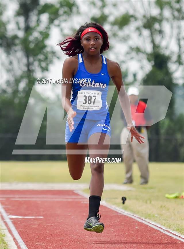 Photo 32 in the UIL Regional Track & Field Meet R3 Photo Gallery (207