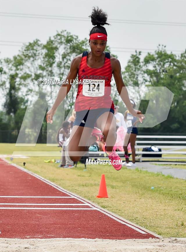 Photo 18 in the UIL Regional Track & Field Meet R3 Photo Gallery (207