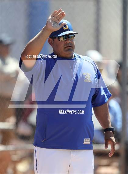 Thumbnail 3 in Sahuarita vs. Salpointe Catholic (Lancer Classic) photogallery.
