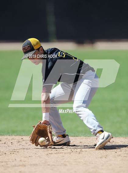 Thumbnail 3 in Sahuarita vs. Salpointe Catholic (Lancer Classic) photogallery.