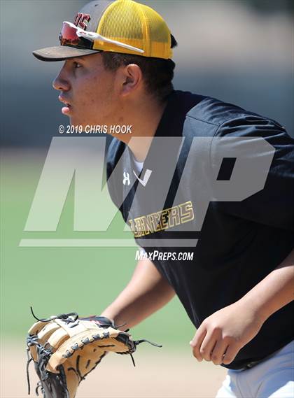 Thumbnail 2 in Sahuarita vs. Salpointe Catholic (Lancer Classic) photogallery.