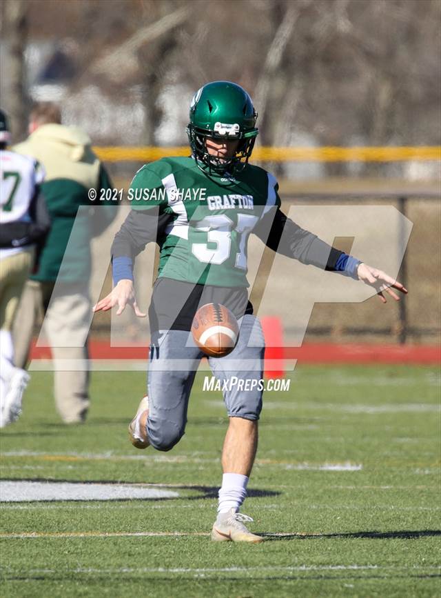 Duxbury football beats Grafton to win first Super Bowl since 2016