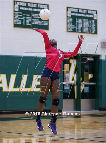 Thumbnail 1 in Park View @ Loudoun Valley photogallery.