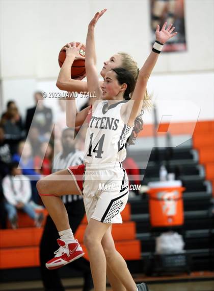 Thumbnail 2 in Moulton vs Bellville (Schulenburg Lady Horn Varsity Tournament) photogallery.