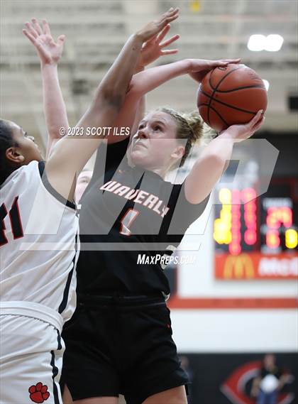 Thumbnail 1 in Waverly vs Circleville (OHSAA D2 Sectional Final) photogallery.
