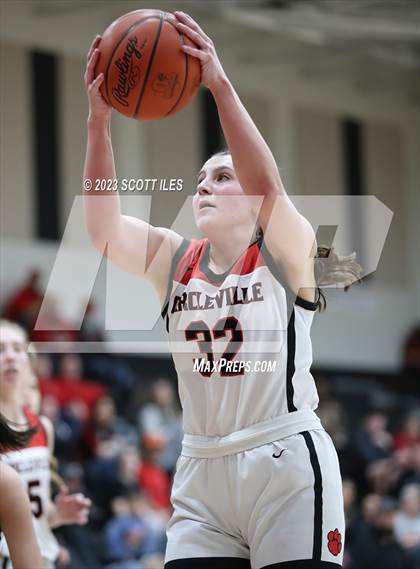 Thumbnail 1 in Waverly vs Circleville (OHSAA D2 Sectional Final) photogallery.
