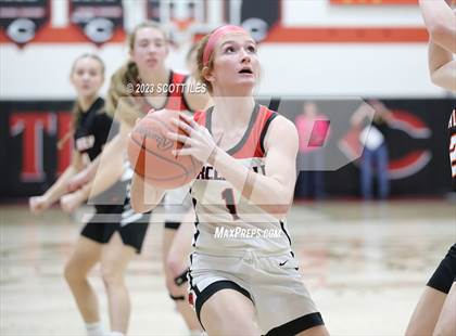 Thumbnail 3 in Waverly vs Circleville (OHSAA D2 Sectional Final) photogallery.