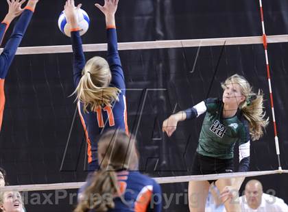 Thumbnail 1 in Carson vs. Cardinal Gibbons (NCHSAA 3A Final) photogallery.