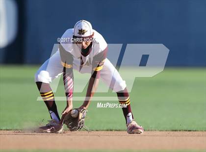 Thumbnail 1 in Nogales vs. Salpointe Catholic (AIA 4A Final) photogallery.