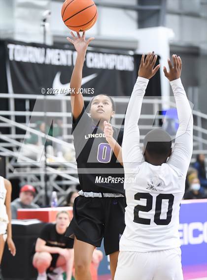 Thumbnail 2 in Example Academy Red vs. Lincoln Prep (Ontario, Canada) - (Nike Tournament of Champions) photogallery.