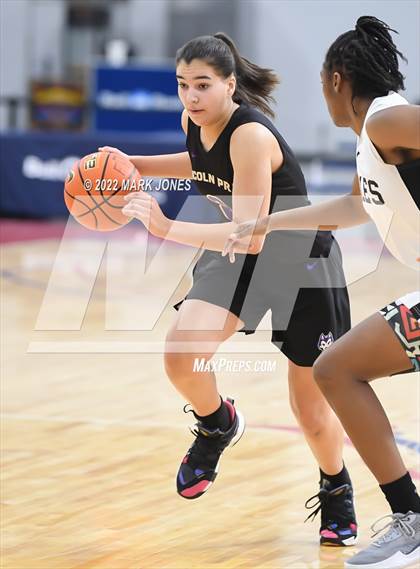 Thumbnail 2 in Example Academy Red vs. Lincoln Prep (Ontario, Canada) - (Nike Tournament of Champions) photogallery.