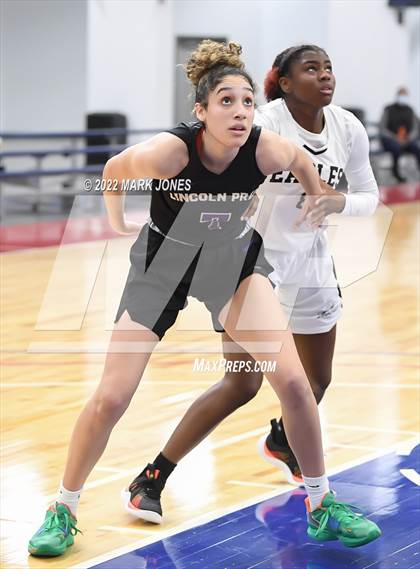 Thumbnail 1 in Example Academy Red vs. Lincoln Prep (Ontario, Canada) - (Nike Tournament of Champions) photogallery.