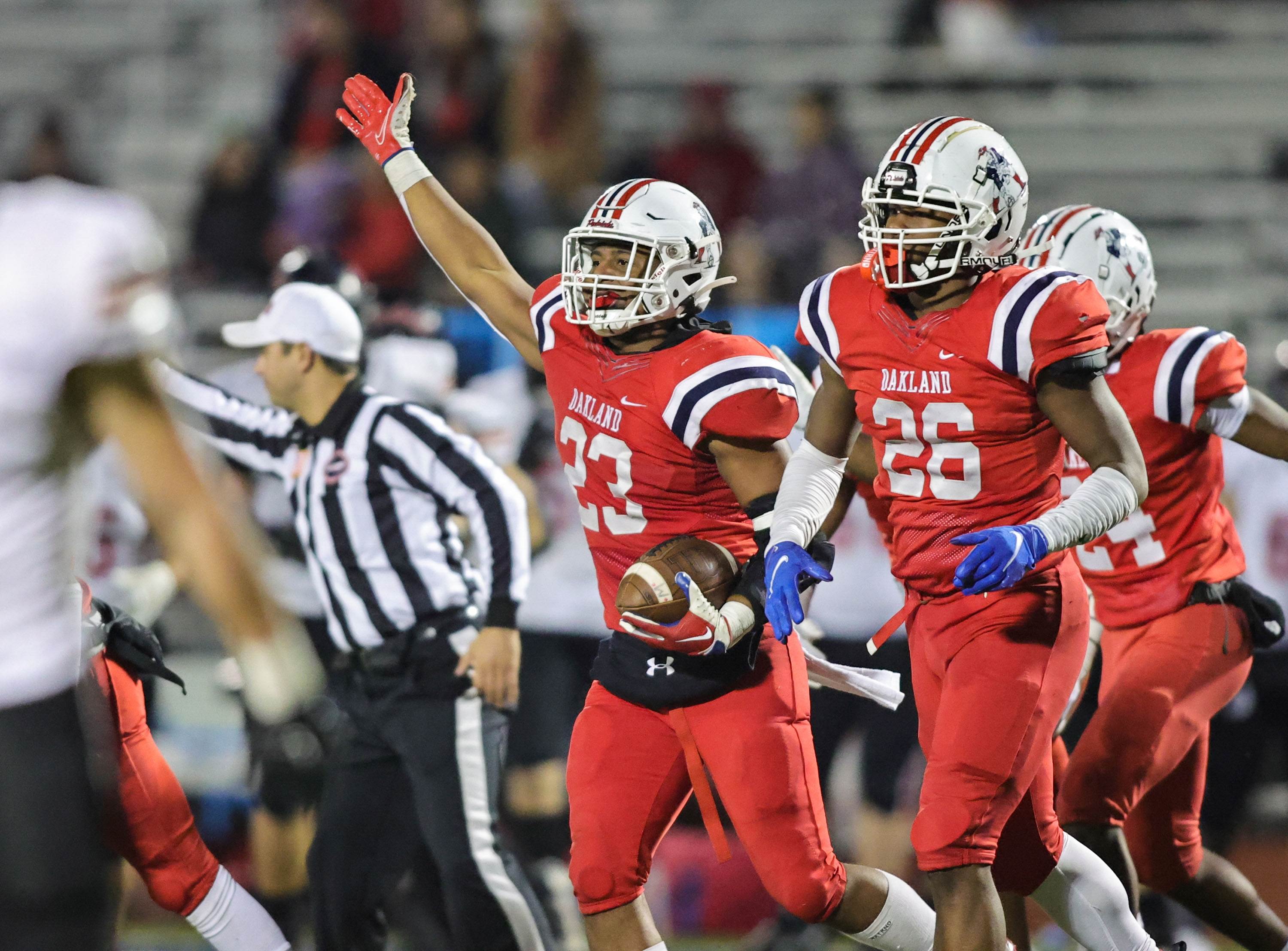 oakland high school football game tonight